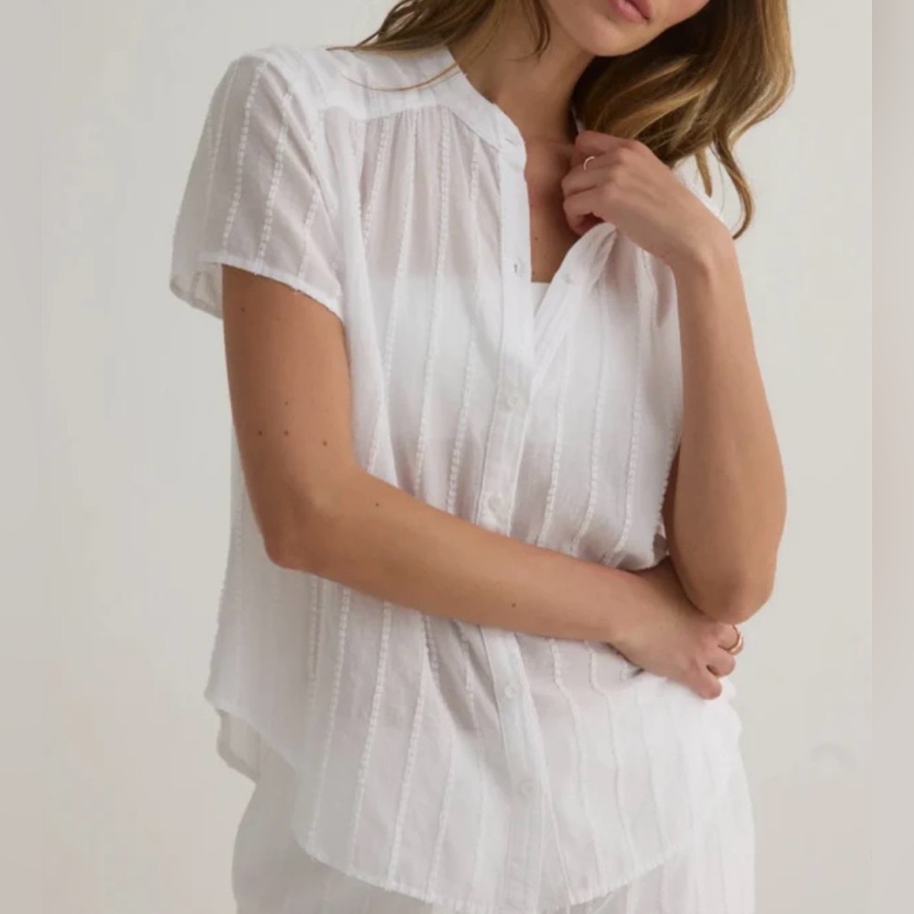 Bella Dahl Short Sleeve Shirred Top In White Size Medium